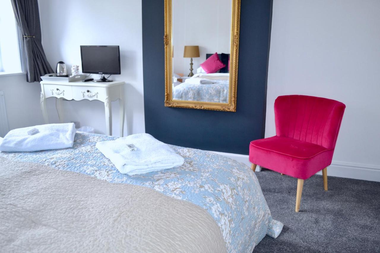 The Nags Head Hotel ไลม์รีจิส ภายนอก รูปภาพ